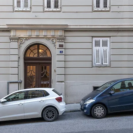 Palladio Due - Spazioso 3 * Триест